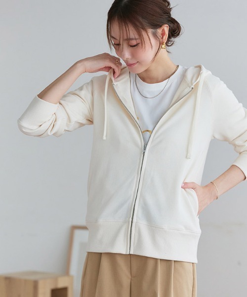 Pierrot（ピエロ）の「スウェットジップパーカー（パーカー・レディース・アイボリー/ブラック/ブルー系その他/ネイビー/杢グレー/グレイッシュベージュ・LL/L/M）」の19枚目の写真