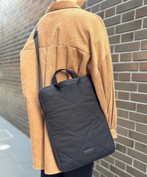 Velessera（ヴェレセラ）の「ヴェレセラ マークス PCバッグ PCケース キルティング 13インチ対応（PC・タブレットケース）」