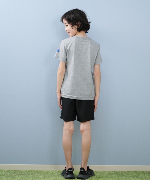 NIKE（ナイキ）の「NIKE/ナイキ NIKE AIR BOXY キッズ Tシャツ 86M841（Tシャツ/カットソー・キッズ・ブラック/ヘザーグレー・4:105cm/5:110cm/6:115cm/7:120cm）」の5枚目の写真