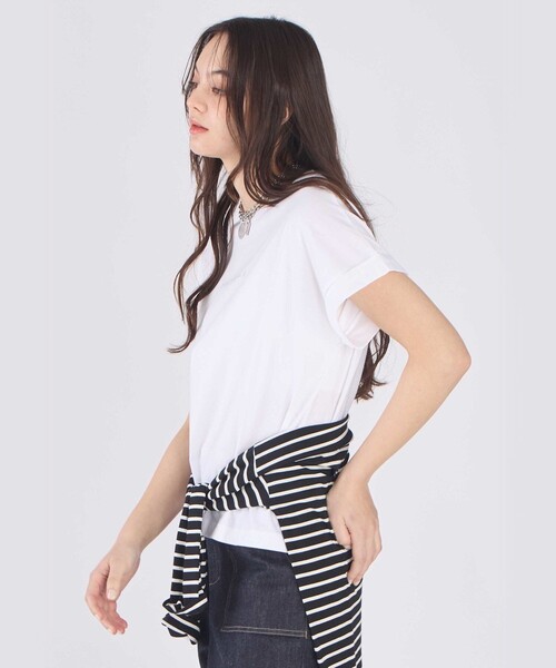To b. by agnes b.(トゥービーバイアニエスベー)の「ロゴ プリント コットン マカロン Tシャツ(Tシャツ/カットソー・レディース・ホワイト・38/40)」の5枚目の写真
