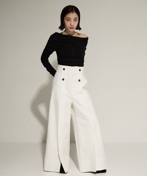 STUDIOUS（ステュディオス）の「【STUDIOUS/ステュディオス】Washable Silk Cotton Offshoulder/シルクコットンオフショルダー（Tシャツ/カットソー・レディース・ブラック/ベージュ・FREE）」の21枚目の写真