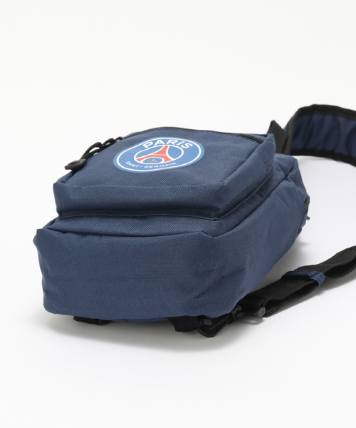 PARIS SAINT-GERMAIN（パリサンジェルマン）の「【Paris Saint-Germain / パリ・サン＝ジェルマン】 JUSTICE Body Bag PSG-004（ショルダーバッグ・メンズ・ネイビー・FREE）」の4枚目の写真