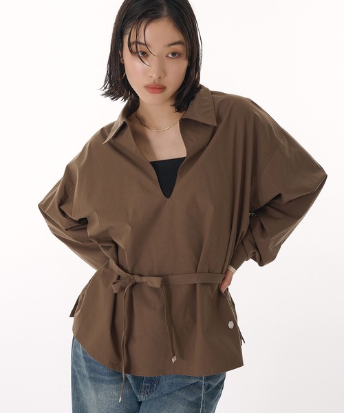 MUHET(ミュエータ)の「skipper collar blouse / スキッパーシャツブラウス(シャツ/ブラウス・レディース・ブラウン/ネイビー・FREE)」の2枚目の写真