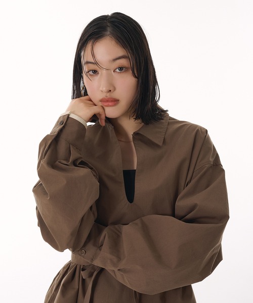 MUHET(ミュエータ)の「skipper collar blouse / スキッパーシャツブラウス(シャツ/ブラウス・レディース・ブラウン/ネイビー・FREE)」の16枚目の写真