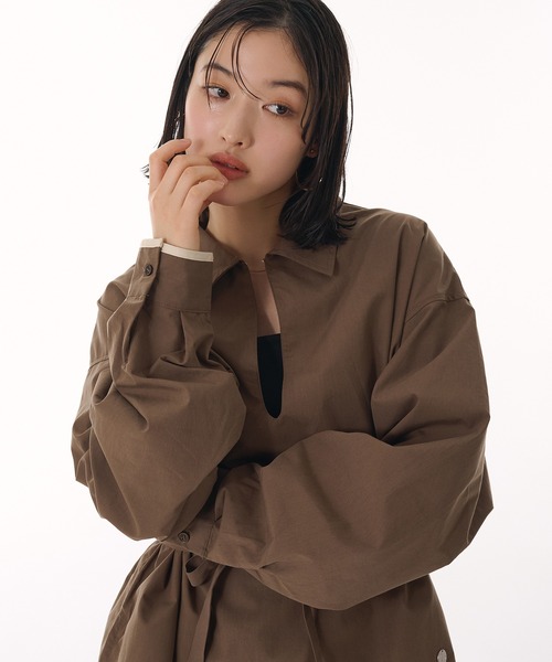 MUHET（ミュエータ）の「skipper collar blouse / スキッパーシャツ