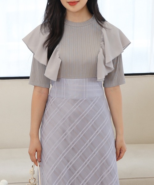 Lace Ladies(レースレディース)の「ショルダー フリル シアー チェック ドッキング ワンピース(ワンピース・レディース・ブラック/ベージュ/ラベンダー・FREE/S)」の12枚目の写真