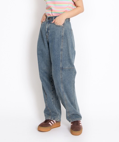 PUNYUS（プニュズ）の「バレルデニムパンツ（デニムパンツ・レディース・ライトブルー/ブラック・1/2/4/3）」の4枚目の写真