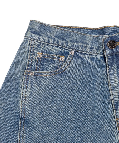 PUNYUS（プニュズ）の「バレルデニムパンツ（デニムパンツ・レディース・ライトブルー/ブラック・1/2/4/3）」の11枚目の写真