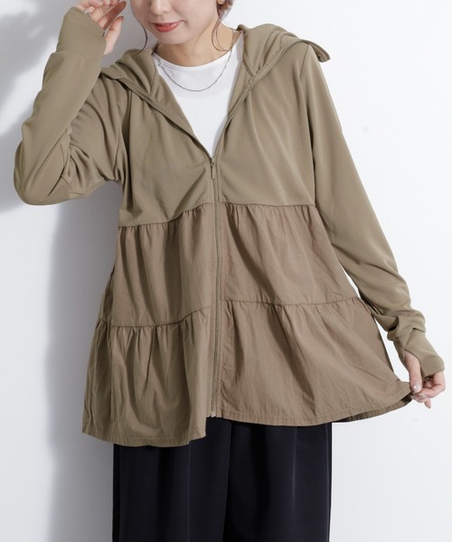 UNDOVE(アンドゥーブ)の「〈UNDOVE〉【はっ水/ストレッチ/UV対策/接触冷感/アウトドア/普段着/水際アイテム/レジャー/日焼け対策/日差し対策/UV対策/フード付き/サムホール付き/指穴/顔まで紫外線を守る】水際&UV異素材切替はっ水パーカー(パーカー・レディース・モカ/ライトブルー・LARGE/X-LARGE/MEDIUM)」の5枚目の写真