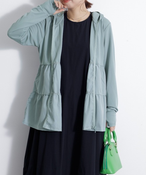 UNDOVE(アンドゥーブ)の「〈UNDOVE〉【はっ水/ストレッチ/UV対策/接触冷感/アウトドア/普段着/水際アイテム/レジャー/日焼け対策/日差し対策/UV対策/フード付き/サムホール付き/指穴/顔まで紫外線を守る】水際&UV異素材切替はっ水パーカー(パーカー・レディース・モカ/ライトブルー・LARGE/X-LARGE/MEDIUM)」の21枚目の写真