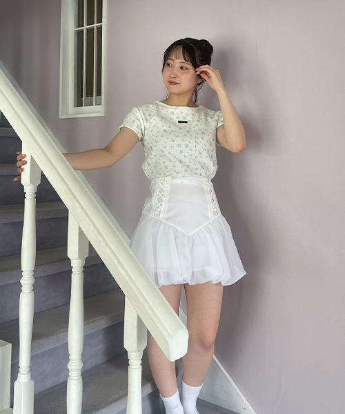セール】小花柄ワッフル半袖Tシャツ【韓国ファッション】（T