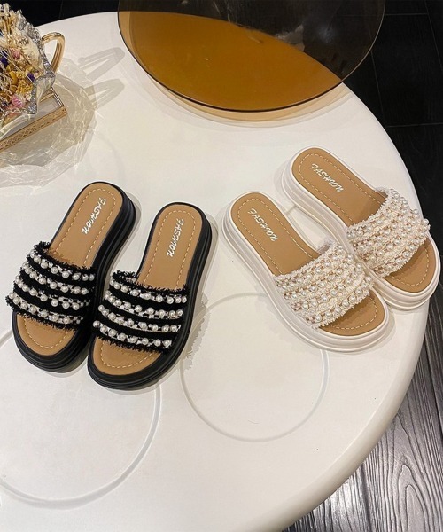 Miniministore(ミニミニストア)の「厚底サンダル パール付きフラットサンダル(サンダル・レディース・ブラック/アイボリー・22.5cm/23.0cm/23.5cm/24.0cm/24.5cm)」の3枚目の写真
