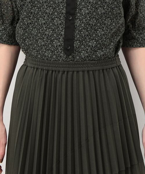 K.T KIYOKO TAKASE（キヨコタカセ）の「オーガンジートリコット アシンメトリープリーツスカート（スカート・レディース・ブラック・11号）」の13枚目の写真