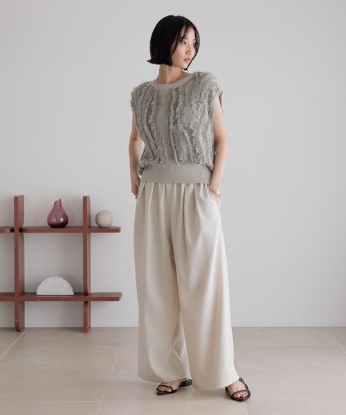 LOWRYS FARM（ローリーズファーム）の「フリンジニットノースリブ 450805（ニット/セーター・レディース・グレー/イエロー/ベージュ・FREE）」の5枚目の写真