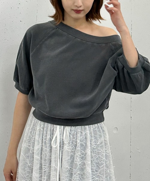 【美品】juemi ピグメントオフショルスウェット 美品 juemi オフショルピグメントスウェット クロップド丈