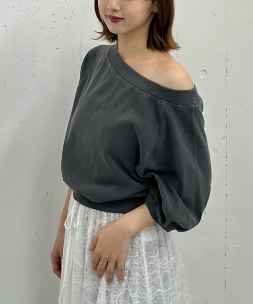 juemi ピグメント　オフショル　スウェット 美品 juemi オフショルピグメントスウェット クロップド丈