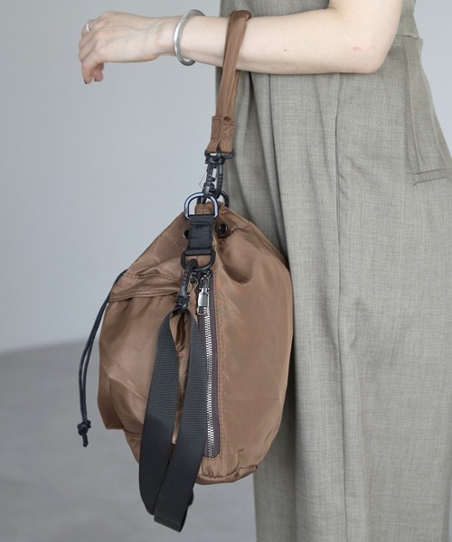 &MARKS(アンドマークス)の「N13【軽量・2WAY】ナイロンバケツバッグ(ショルダーバッグ・レディース・ブラック/ブラウン/グレー/オフホワイト/カーキ・FREE)」の20枚目の写真