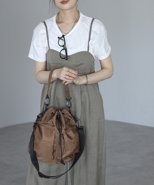 &MARKS(アンドマークス)の「N13【軽量・2WAY】ナイロンバケツバッグ(ショルダーバッグ・レディース・ブラック/ブラウン/グレー/オフホワイト/カーキ・FREE)」の16枚目の写真