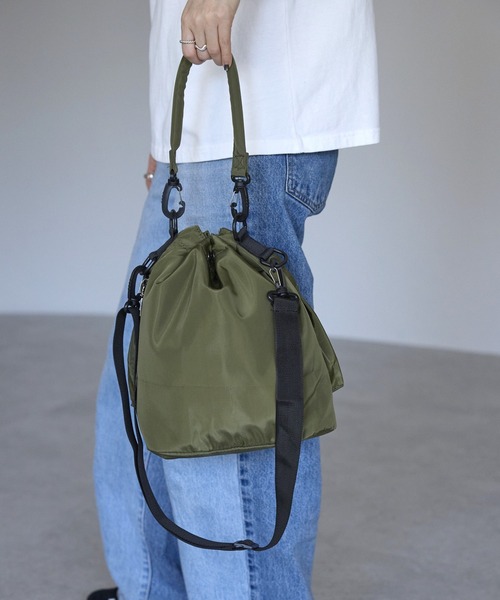 &MARKS(アンドマークス)の「N13【軽量・2WAY】ナイロンバケツバッグ(ショルダーバッグ・レディース・ブラック/ブラウン/グレー/オフホワイト/カーキ・FREE)」の8枚目の写真