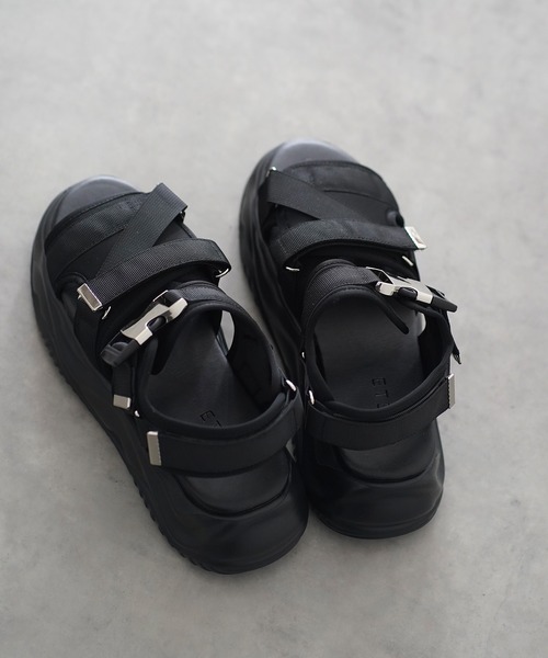 新品未使用 パデットクロスデザインサンダル ing 【WEB限定】【3E】クロスデザインサンダル （オーク） -Mode