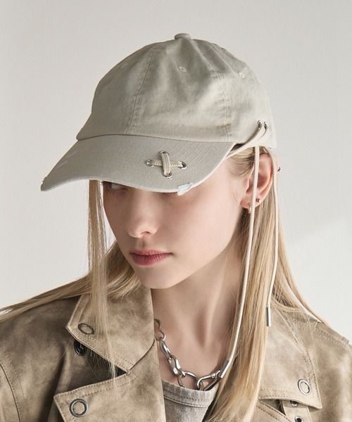 Spielio（シュピーリオ）の「【Spielio】Dove and cord design cap/ ハトメ×コードデザインキャップ（キャップ・メンズ・ベージュ/ブラック・FREE）」の2枚目の写真