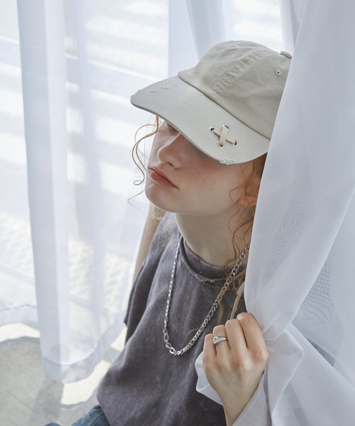 Spielio（シュピーリオ）の「【Spielio】Dove and cord design cap/ ハトメ×コードデザインキャップ（キャップ・メンズ・ベージュ/ブラック・FREE）」の6枚目の写真