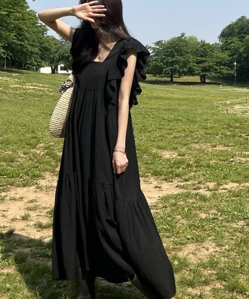 FREE STYLISTS(フリー スタイリスト)の「YUGA_YGMC Frill sleeve tiered dress(ワンピース・レディース・ブラック/グリーン・FREE)」の3枚目の写真