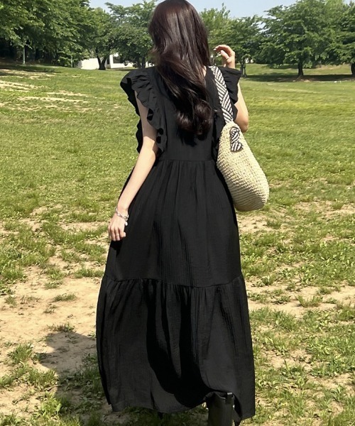 FREE STYLISTS(フリー スタイリスト)の「YUGA_YGMC Frill sleeve tiered dress(ワンピース・レディース・ブラック/グリーン・FREE)」の4枚目の写真