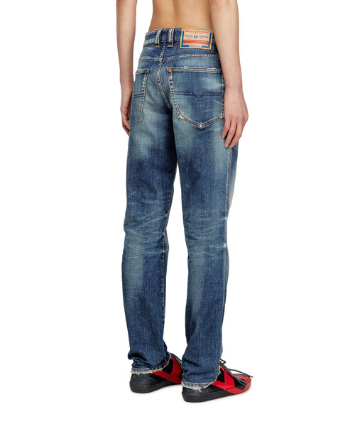 DIESEL（ディーゼル）の「メンズ デニムパンツ SLIM 1993 D-VYL L.30（デニムパンツ・メンズ・インディゴブルー・30inch/26inch/28inch/34inch/32inch/36inch）」の2枚目の写真