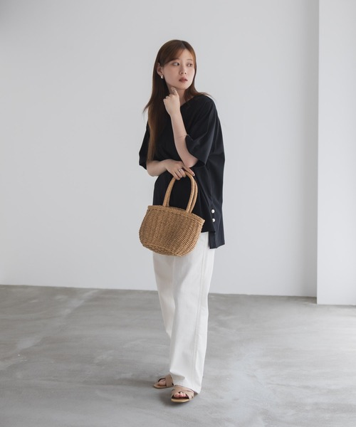 NAVY(ネイビー)の「nAvy 裾ボタンオーバーTシャツ(Tシャツ/カットソー・レディース・ベージュ/オフホワイト/ブラック・M/L)」の19枚目の写真