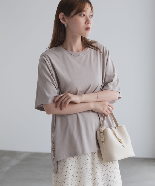 NAVY(ネイビー)の「nAvy 裾ボタンオーバーTシャツ(Tシャツ/カットソー・レディース・ベージュ/オフホワイト/ブラック・M/L)」の21枚目の写真