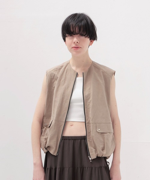 DRESSLAVE（ドレスレイブ）の「tuck bubble sleeveless blouson(タックバブルスリーブレスブルゾン)（ブルゾン・レディース・ホワイト/ブラウン・38）」の3枚目の写真