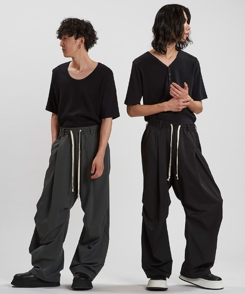 NO ID.(ノーアイディ)の「mp13851- イージーバギーパラシュートトラウザーズ パンツ(その他パンツ・メンズ・ブラック/ダークグレー・1/2)」の18枚目の写真
