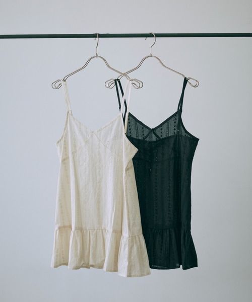 EN NEUME(エンノイム)の「Lace Gather Camisole Tunic(シャツ/ブラウス・レディース・ブラック/アイボリー・FREE)」の5枚目の写真
