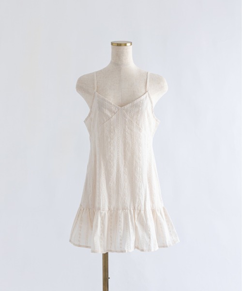EN NEUME(エンノイム)の「Lace Gather Camisole Tunic(シャツ/ブラウス・レディース・ブラック/アイボリー・FREE)」の8枚目の写真