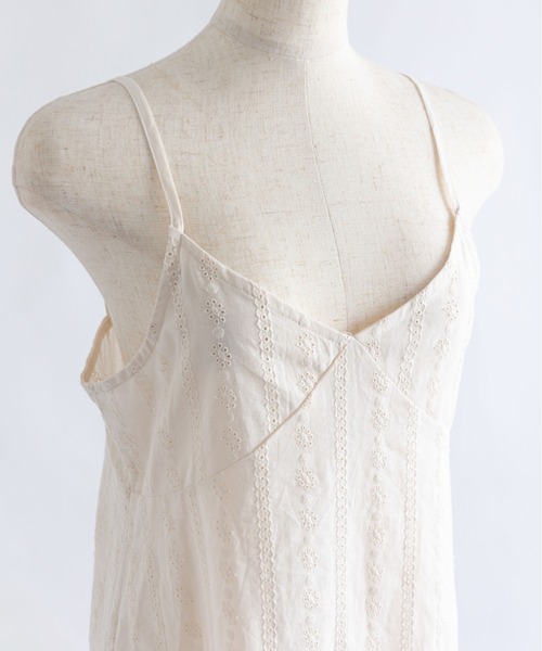 EN NEUME(エンノイム)の「Lace Gather Camisole Tunic(シャツ/ブラウス・レディース・ブラック/アイボリー・FREE)」の13枚目の写真