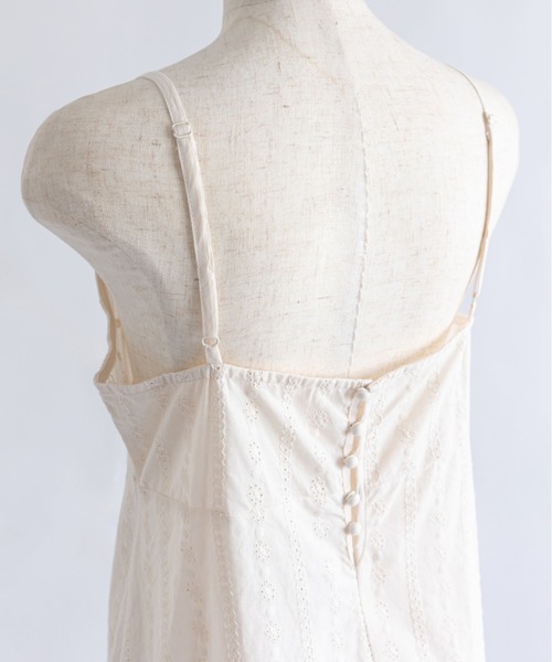 EN NEUME(エンノイム)の「Lace Gather Camisole Tunic(シャツ/ブラウス・レディース・ブラック/アイボリー・FREE)」の14枚目の写真
