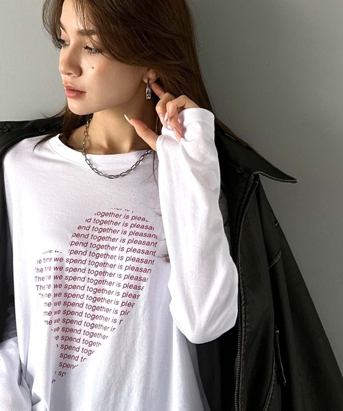 mily bilet(ミウィビレット)の「【mily bilet】 ハートが映える♪大人カジュアルMIX◎ハートグラフィック指穴ロングTシャツ(Tシャツ/カットソー・レディース・チャコールグレー/ブラウン/ホワイト/オートミール・LARGE/MEDIUM/SMALL/X-LARGE)」の14枚目の写真