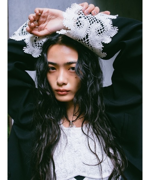 sahara(サハラ)の「Lace Cuff Over Jacket /レースカフオーバージャケット(ノーカラージャケット・レディース・ブラック/グレー・FREE)」の7枚目の写真