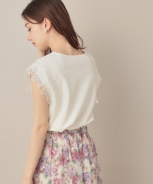 couture brooch（クチュールブローチ）の「【マシンウォッシャブル・UVケア・接触冷感】フレンチ肩レースカットソー（Tシャツ/カットソー・レディース・ライトグレー/ブラック/オフホワイト・38/42/36）」の19枚目の写真