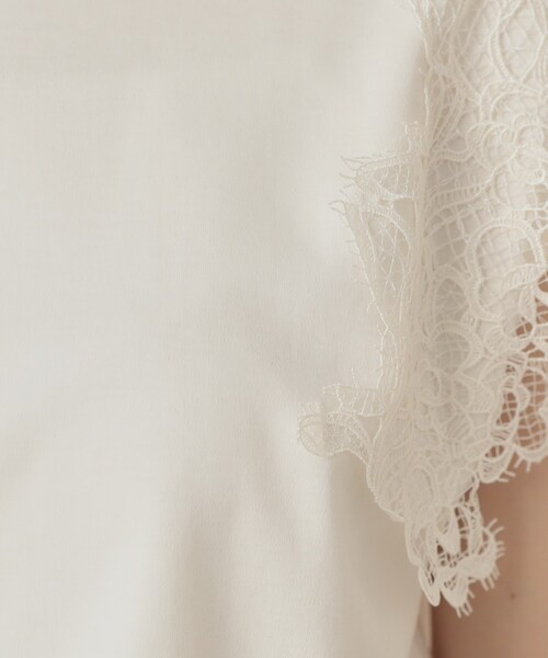 couture brooch（クチュールブローチ）の「【マシンウォッシャブル・UVケア・接触冷感】フレンチ肩レースカットソー（Tシャツ/カットソー・レディース・ライトグレー/ブラック/オフホワイト・38/42/36）」の5枚目の写真