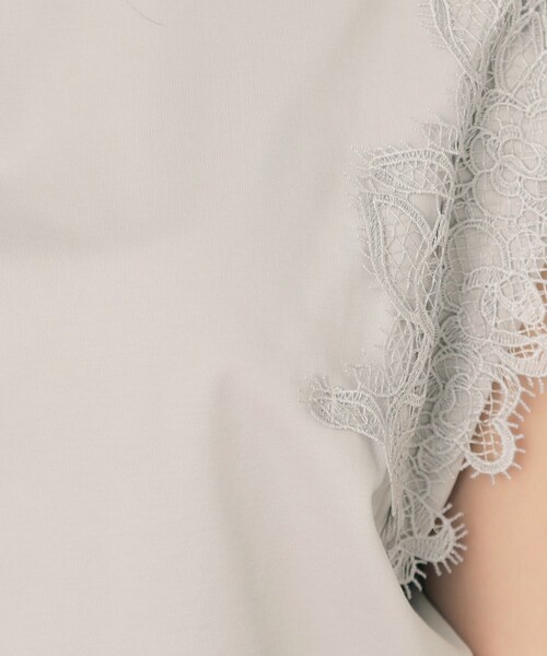 couture brooch（クチュールブローチ）の「【マシンウォッシャブル・UVケア・接触冷感】フレンチ肩レースカットソー（Tシャツ/カットソー・レディース・ライトグレー/ブラック/オフホワイト・38/42/36）」の7枚目の写真