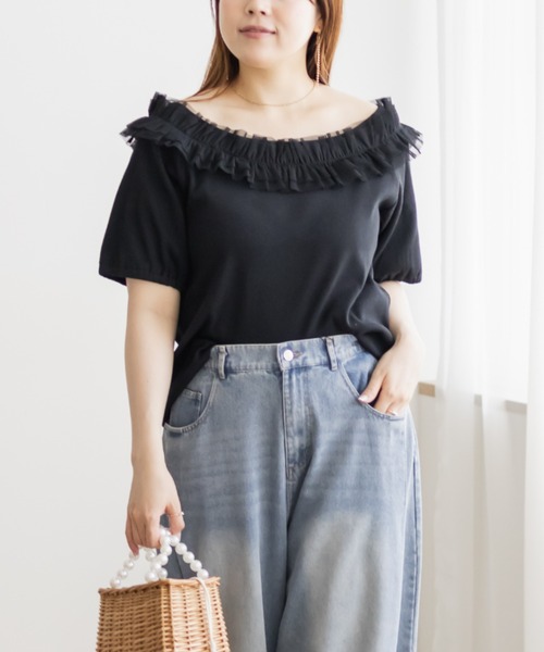 CLETTE(クレット)の「チュール使いオフショルプルオーバー(Tシャツ/カットソー・レディース・ブラック/アイボリー/ネイビー・4L/3L/LL)」の2枚目の写真