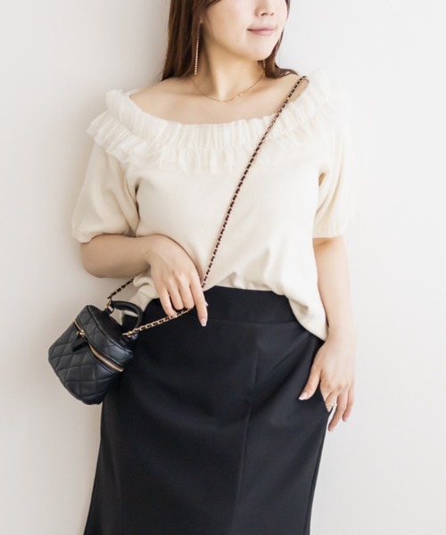 CLETTE(クレット)の「チュール使いオフショルプルオーバー(Tシャツ/カットソー・レディース・ブラック/アイボリー/ネイビー・4L/3L/LL)」の12枚目の写真