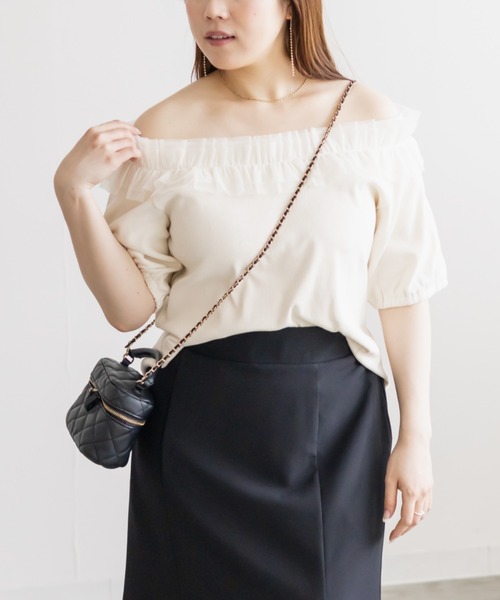 CLETTE(クレット)の「チュール使いオフショルプルオーバー(Tシャツ/カットソー・レディース・ブラック/アイボリー/ネイビー・4L/3L/LL)」の13枚目の写真