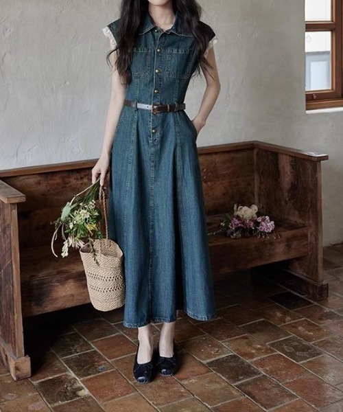 FAVORITO(ファヴォリート)の「ベルト付き袖レース付きデニムワンピース(ワンピース・レディース・ブルー・M/L/XL)」の4枚目の写真