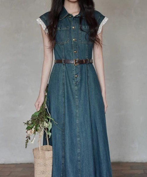 FAVORITO(ファヴォリート)の「ベルト付き袖レース付きデニムワンピース(ワンピース・レディース・ブルー・M/L/XL)」の8枚目の写真