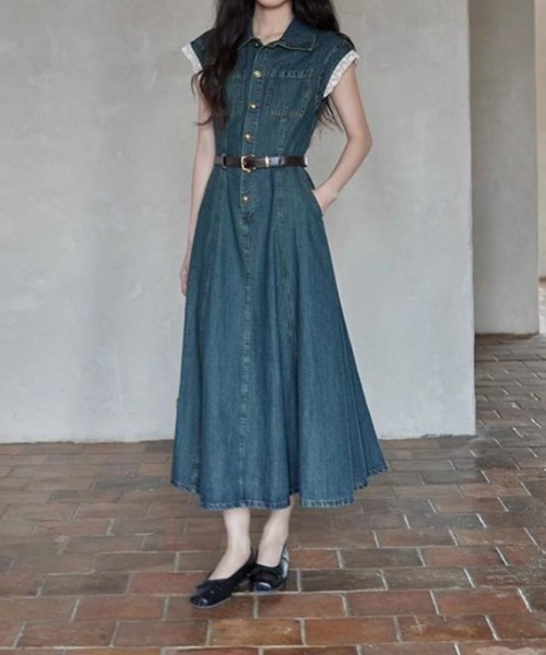 FAVORITO(ファヴォリート)の「ベルト付き袖レース付きデニムワンピース(ワンピース・レディース・ブルー・M/L/XL)」の2枚目の写真