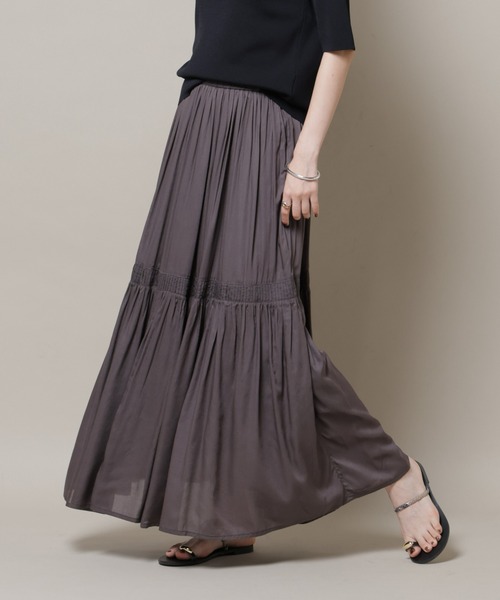 NANO universe(ナノユニバース)の「made in INDIA ギャザー切り替えフレアスカート(セットアップ可)(スカート・レディース・ホワイト/チャコール/ブルー・FREE)」の2枚目の写真