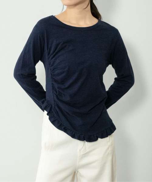 on:nue（オンニュ）の「【on:nue】[お気に入り登録数7,000突破！][着用動画あり！] ギャザーフリルヘムトップス（Tシャツ/カットソー・レディース・ピンク/ホワイト/ネイビー/ブルー・FREE）」の2枚目の写真